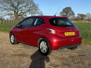 2014 Peugeot 208 1.0 Vti Active in Red — image 3