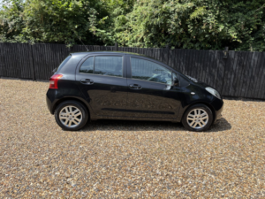 2007 Toyota Yaris 1.3 Vvt-I Tr in Black — image 2