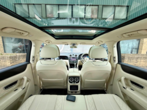 2017 Bentley Bentayga 4.0d V8 Auto 4WD Euro 6 (s/s) 5dr in Blue — image 2