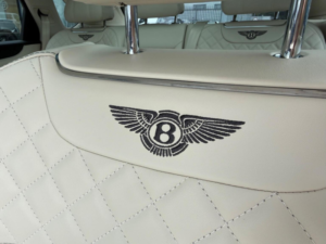 2017 Bentley Bentayga 4.0d V8 Auto 4WD Euro 6 (s/s) 5dr in Blue — image 4