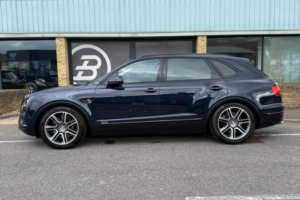 2017 Bentley Bentayga 4.0d V8 Auto 4WD Euro 6 (s/s) 5dr in Blue — image 6