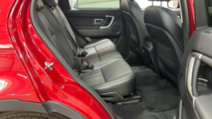 2019 Land Rover Discovery Sport 2.0 Td4 Hse Auto 4WD Euro 6 (s/s) 5dr in Red — image 3