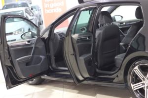 2014 Volkswagen Golf 2.0 Golf R DSG 4motion Euro 5 (s/s) 5dr in Blue — image 3