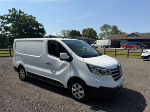 2025 Renault Trafic 2.0 Sl30 Blue Dci 130 Advance Panel Van My24 in White — image 4