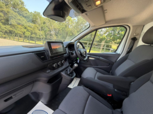 2025 Renault Trafic 2.0 Sl30 Blue Dci 130 Advance Panel Van My24 in White — image 5