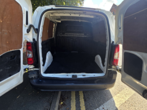 2021 Vauxhall Combo 1.5 Turbo D 2000 Edition in White — image 5