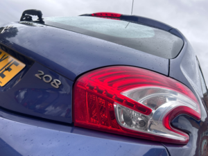 2013 Peugeot 208 1.4 Vti Active Hatchback 5dr Petrol Manual Euro 5 (95 Ps) in Blue — image 3