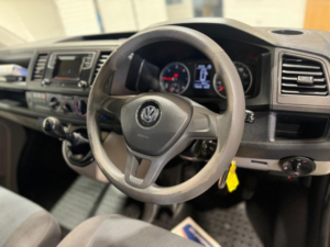 2019 Volkswagen Transporter 2.0 Tdi T30 Bluemotion Tech Trendline Fwd Swb Euro 6 (s/s) 5dr in White — image 3
