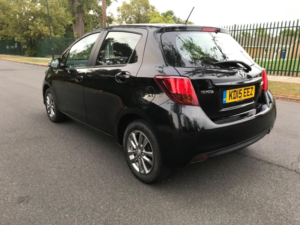 2015 Toyota Yaris 1.33 Dual Vvt-I Icon Euro 5 5dr Euro 5 in Black — image 5