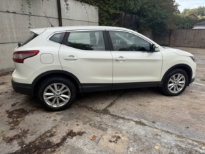 2014 Nissan Qashqai 1.5 Dci Acenta in White — image 3