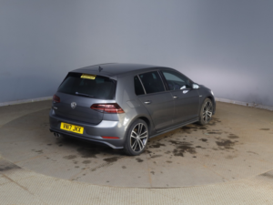 2017 Volkswagen Golf 2.0 Tdi Bluemotion Tech Gtd in Grey — image 5