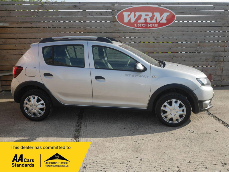 2016 Dacia Sandero Stepway 0.9 Tce Ambiance Hatchback 5dr Petrol Manual Euro 6 (s/s) (90 Ps) in Silver — image 1
