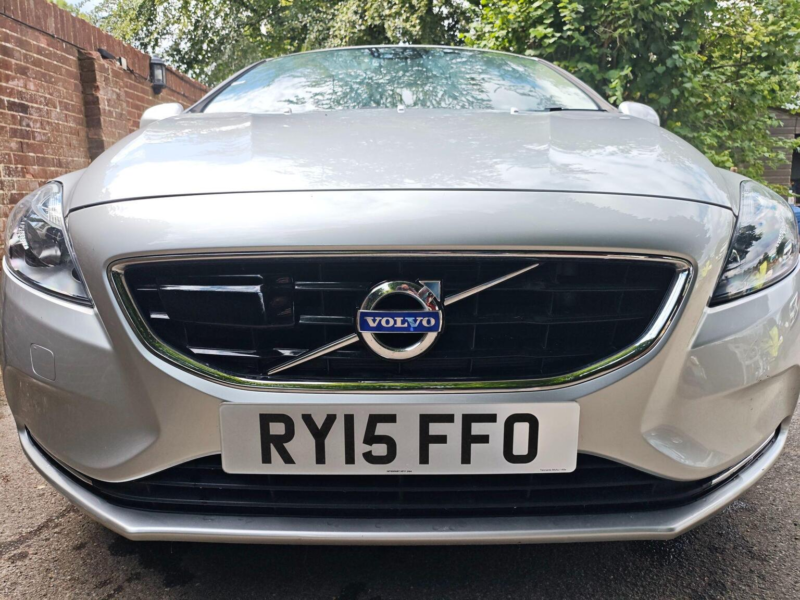 2015 Volvo V40 1.6 T4 Se Lux Nav Powershift Euro 5 (s/s) 5dr in Silver — image 1