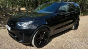 2019 Land Rover Discovery 3.0 Sd V6 Hse Luxury Auto 4WD Euro 6 (s/s) 5dr in Black — image 5
