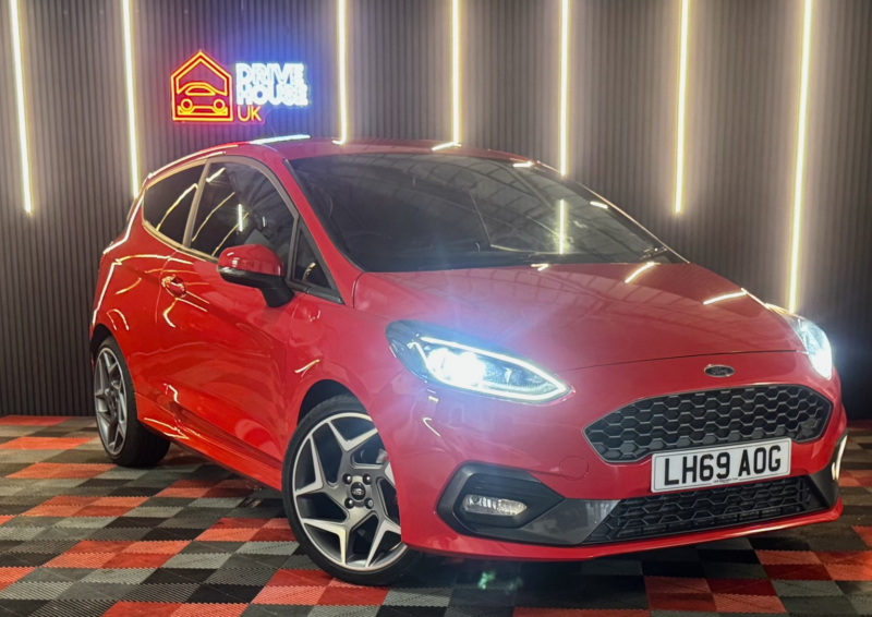 2019 Ford Fiesta 1.5 T Ecoboost St-2 in Red — image 1