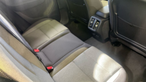 2024 Volvo Xc40 2.0 B3 Mhev Plus Dark SUV 5dr Petrol Hybrid Dct Auto Euro 6 (s/s) (163 Ps) in Green — image 5