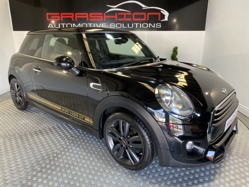 2018 MINI John Cooper Works 1.5 1499 Gt in Black — image 1