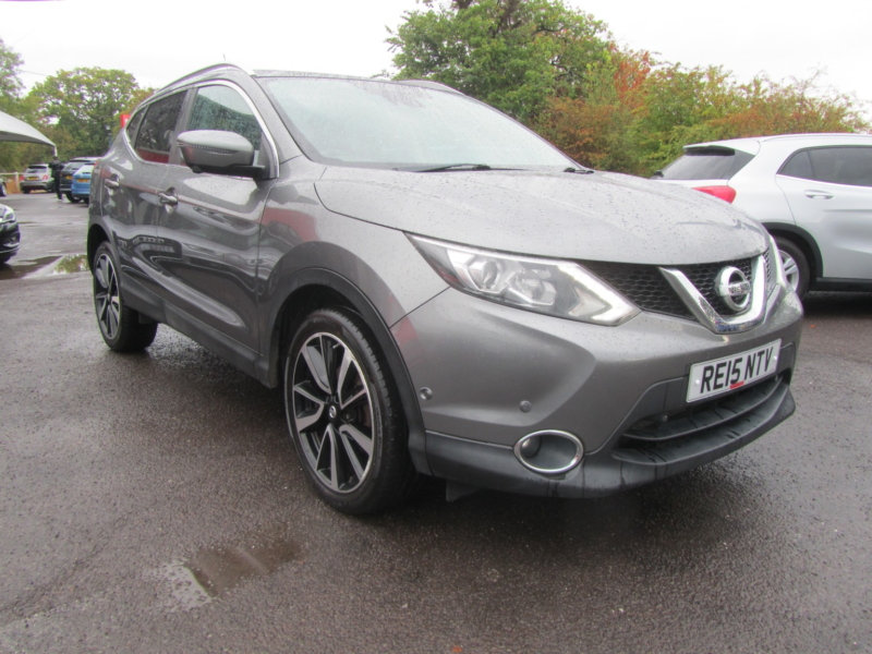 2015 Nissan Qashqai 1.2 Dig-T Tekna in Grey — image 1
