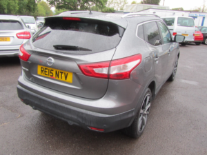 2015 Nissan Qashqai 1.2 Dig-T Tekna in Grey — image 3