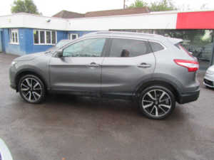 2015 Nissan Qashqai 1.2 Dig-T Tekna in Grey — image 6