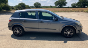 2006 Vauxhall Astra 1.8 I 16v Life Automatic in Grey — image 2