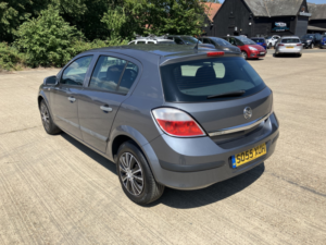 2006 Vauxhall Astra 1.8 I 16v Life Automatic in Grey — image 3