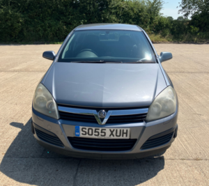 2006 Vauxhall Astra 1.8 I 16v Life Automatic in Grey — image 4