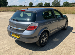 2006 Vauxhall Astra 1.8 I 16v Life Automatic in Grey — image 6