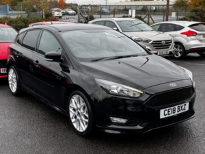 2018 Ford Focus 1.0 T Ecoboost St-Line in Black — image 4