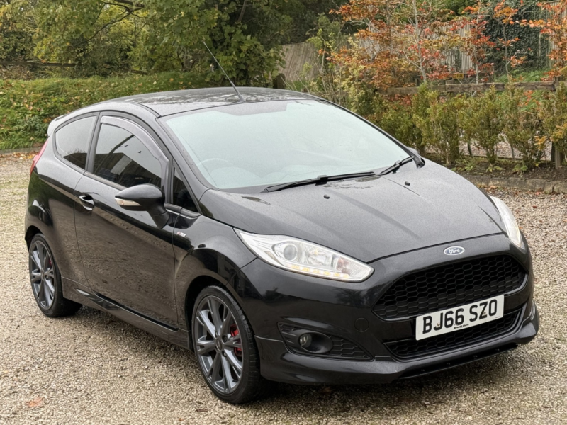 2016 Ford Fiesta 1.0 T Ecoboost St-Line in Black — image 1