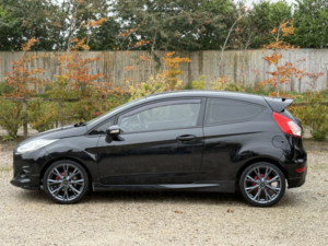 2016 Ford Fiesta 1.0 T Ecoboost St-Line in Black — image 5