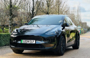 2024 Tesla Model Y Auto Rwd 5dr in Black — image 2