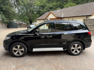 2012 Hyundai Santa Fe 2.2 Crdi Premium Auto 7 Seater in Black — image 4