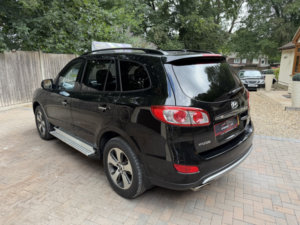 2012 Hyundai Santa Fe 2.2 Crdi Premium Auto 7 Seater in Black — image 5