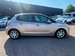2012 Peugeot 208 1.4 Vti Active Euro 5 5dr in Pink — image 2