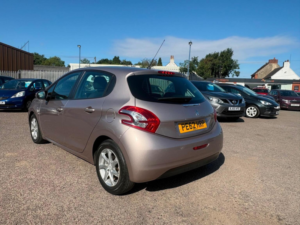 2012 Peugeot 208 1.4 Vti Active Euro 5 5dr in Pink — image 3