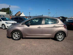 2012 Peugeot 208 1.4 Vti Active Euro 5 5dr in Pink — image 4