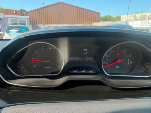2012 Peugeot 208 1.4 Vti Active Euro 5 5dr in Pink — image 6