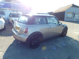 2007 MINI Hatch 1.6 Cooper Hatch in Bronze — image 5