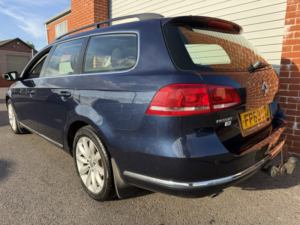 2013 Volkswagen Passat 1.6 Tdi Bluemotion Tech Highline in Blue — image 5