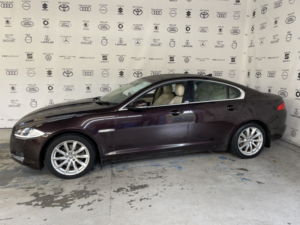 2013 Jaguar Xf 3.0 D V6 Premium Luxury in Red — image 5