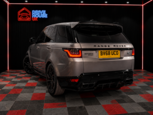 2018 Land Rover Range Rover Sport 3.0 Sd V6 Hse in Silver — image 3