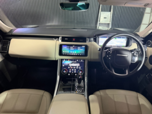 2018 Land Rover Range Rover Sport 3.0 Sd V6 Hse in Silver — image 4