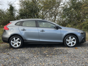 2015 Volvo V40 Cross Country 2.0 Lux D2 in Grey — image 6