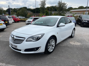2014 Vauxhall Insignia 2.0 Cdti Ecoflex Sri Euro 5 (s/s) 5dr in White — image 3