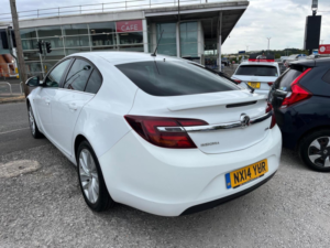 2014 Vauxhall Insignia 2.0 Cdti Ecoflex Sri Euro 5 (s/s) 5dr in White — image 4