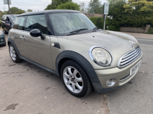 2009 MINI Hatch 1.6 Cooper *half Leather Trim* in Silver — image 2