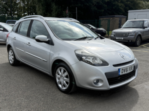 2011 Renault Clio 1.5 Dci Expression in Silver — image 2
