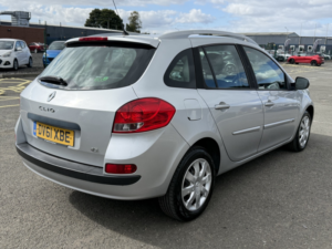 2011 Renault Clio 1.5 Dci Expression in Silver — image 3