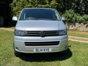 2014 Volkswagen Transporter 2.0 Tdi T30 Highline Kombi L1 H1 4dr in Silver — image 2